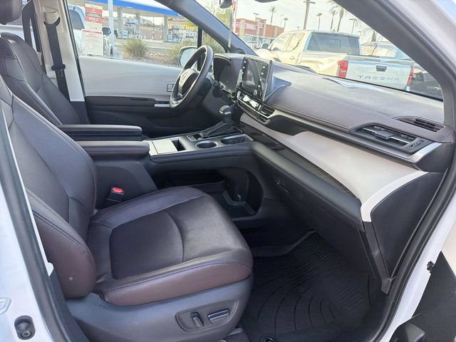 Certified 2024 Toyota Sienna Platinum FWD image 28