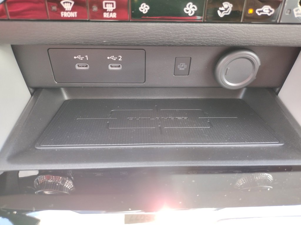 New 2025 Mitsubishi Outlander SE image 22