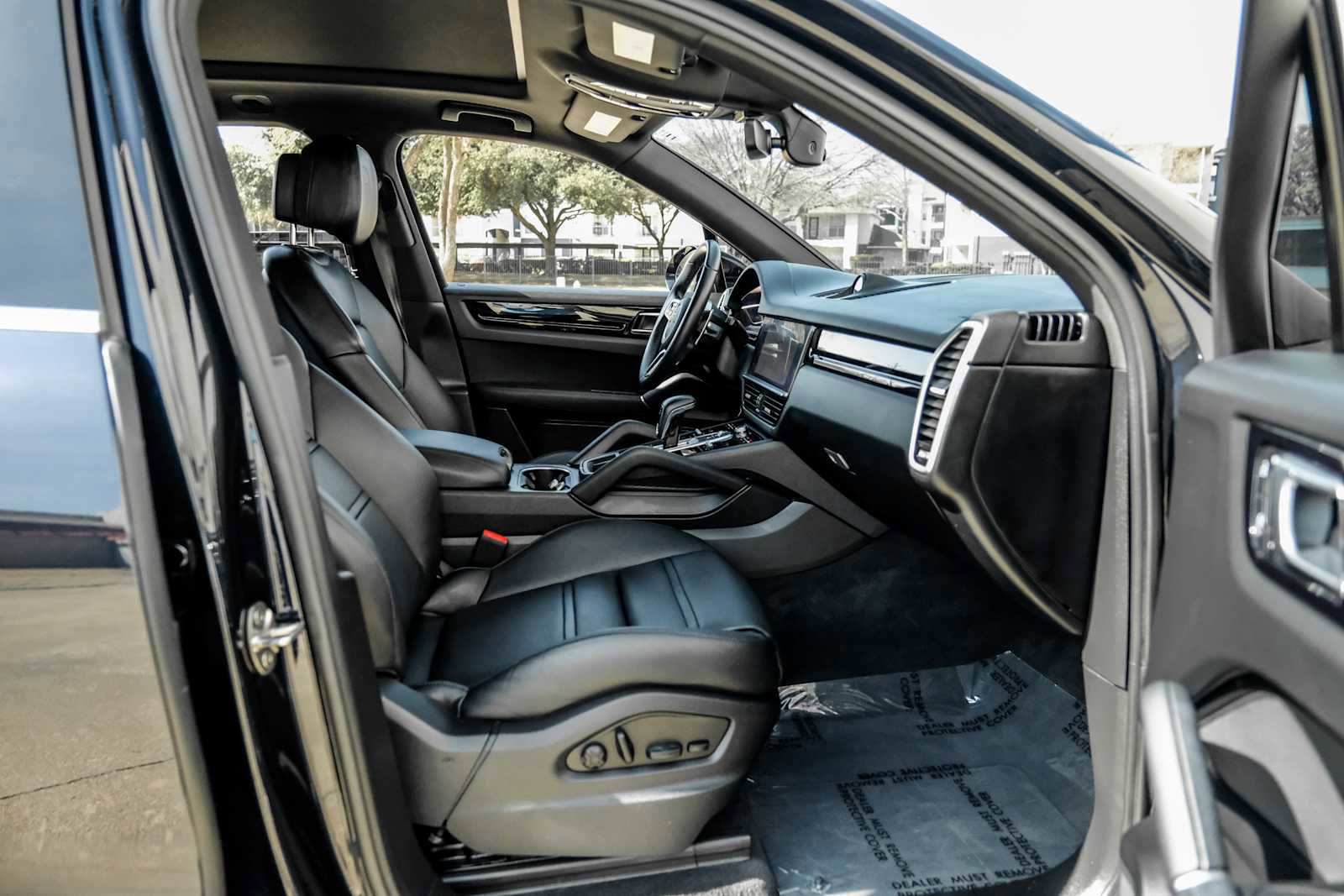 Used 2022 Porsche Cayenne image 36