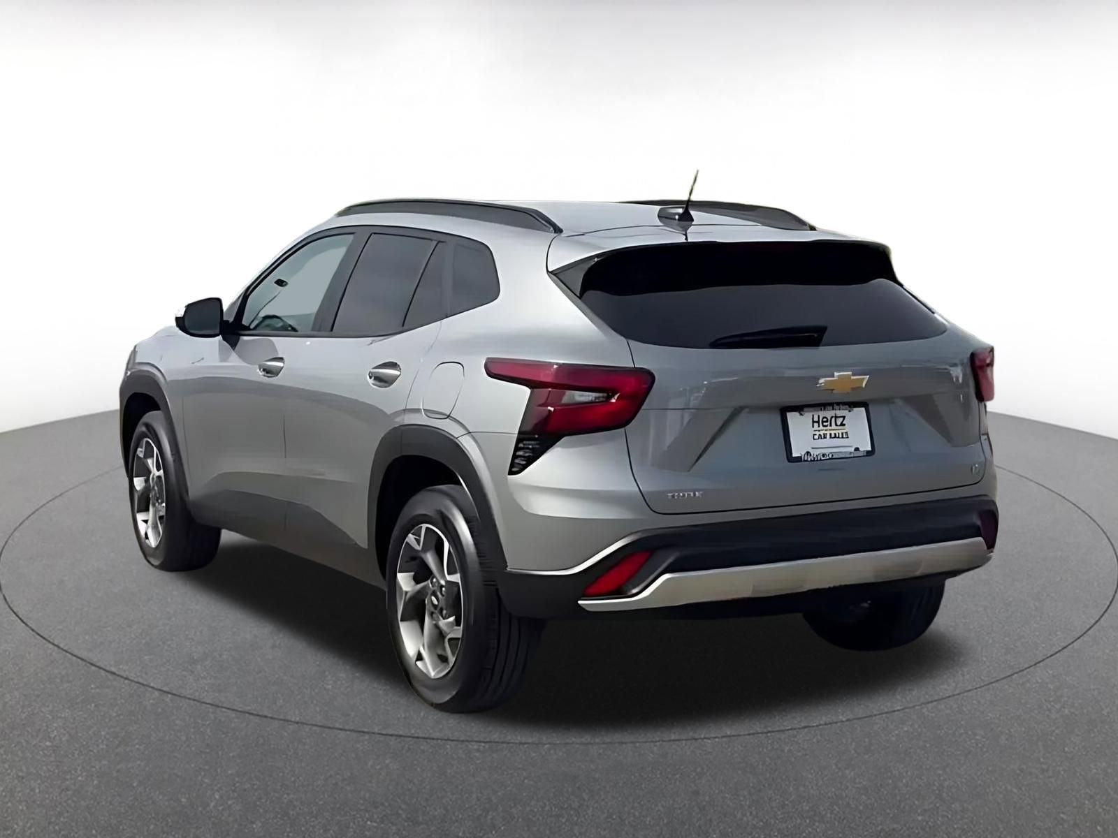 Used 2025 Chevrolet Trax LT image 11