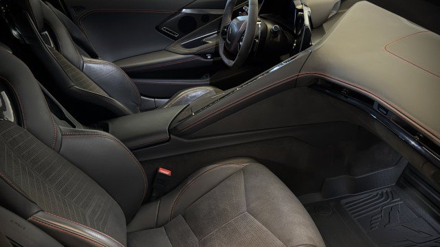 Used 2024 Chevrolet Corvette Stingray Premium Cpe w/ Z51 Performance Package RWD image 14