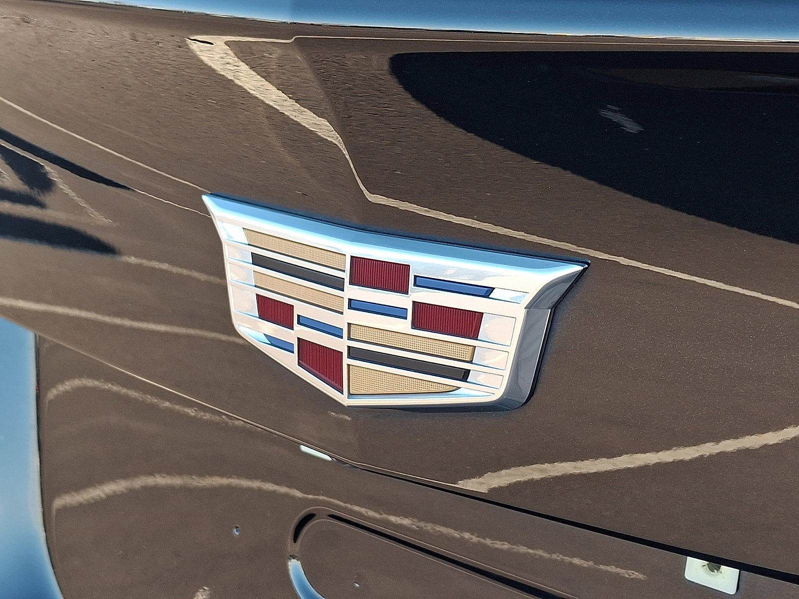 Used 2023 Cadillac XT4 Sport w/ Cold Weather Package image 32