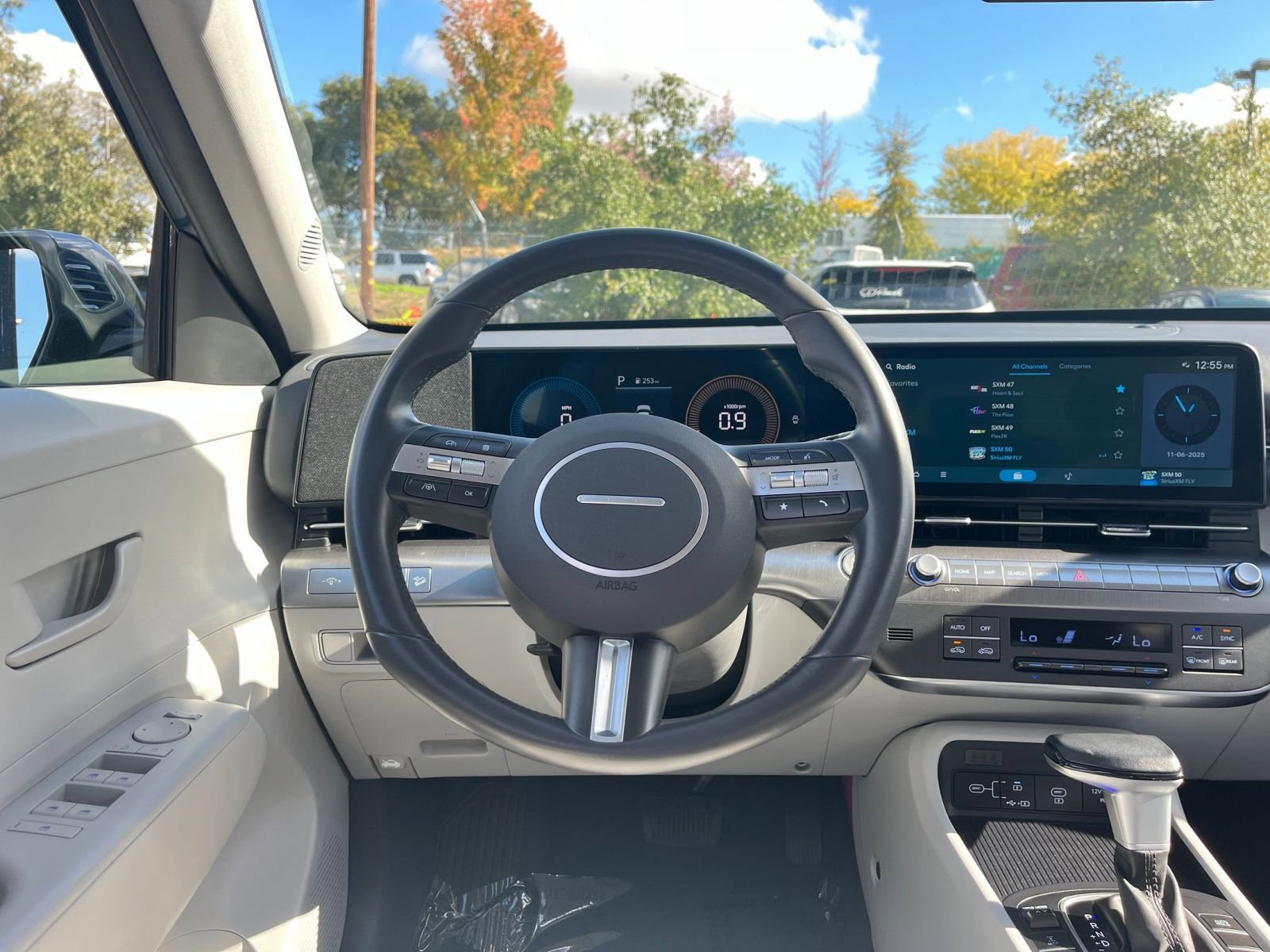 Used 2025 Hyundai Kona SEL image 34