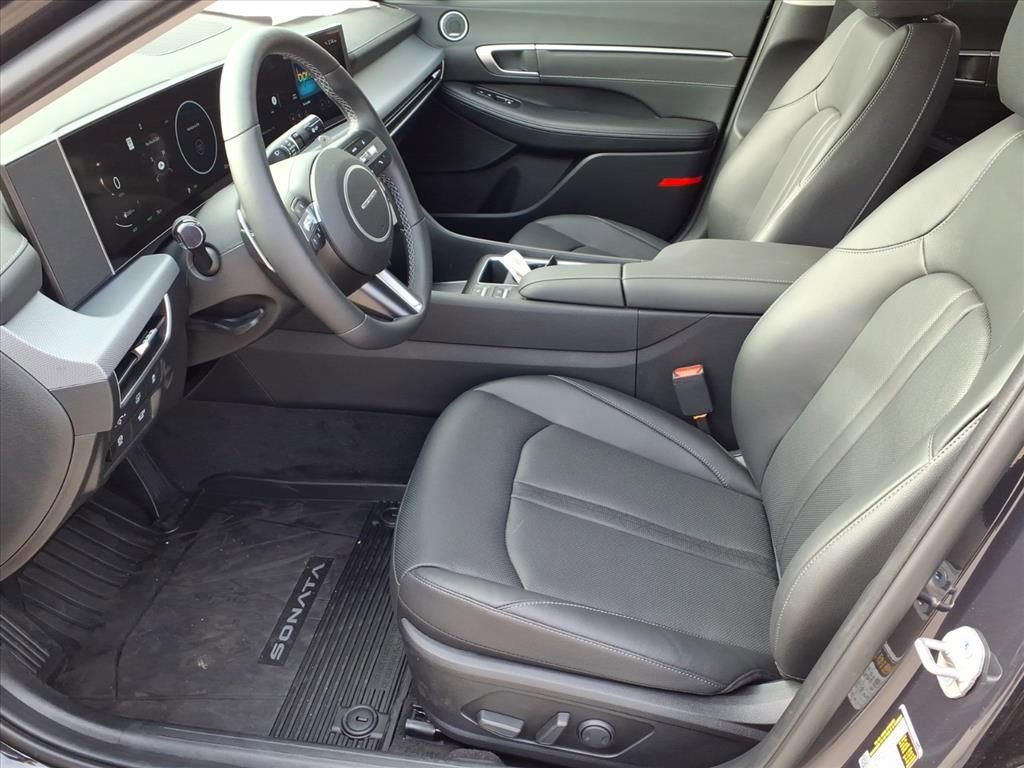 New 2025 Hyundai Sonata Limited image 9