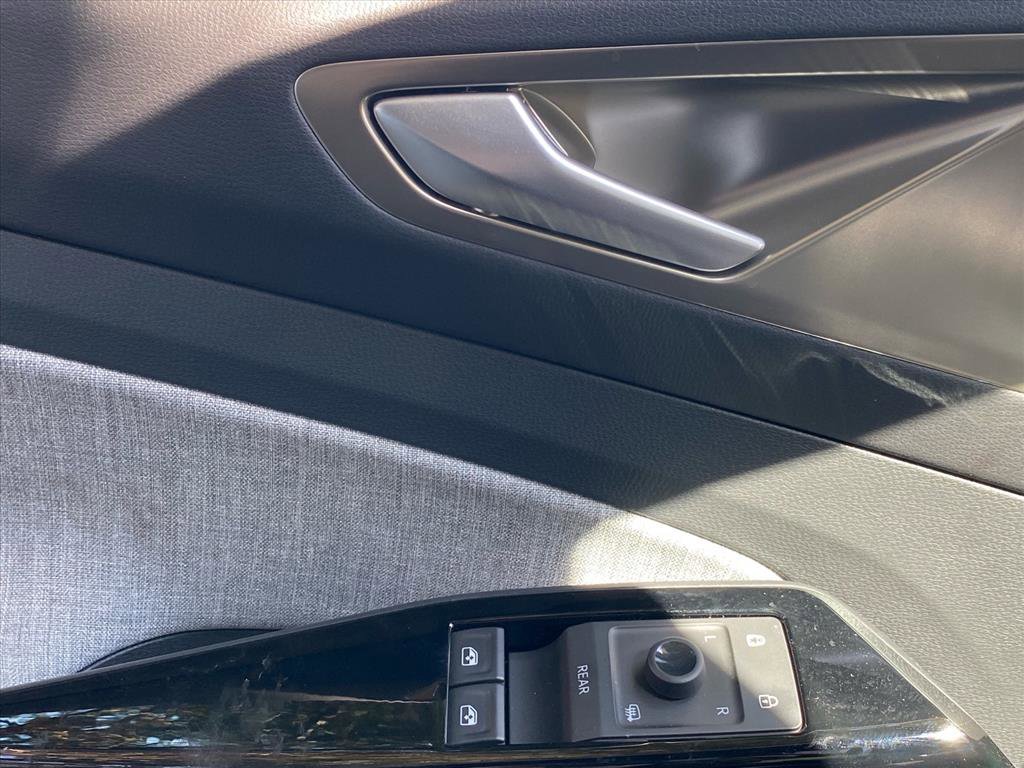 Certified 2023 Volkswagen ID.4 Pro image 15