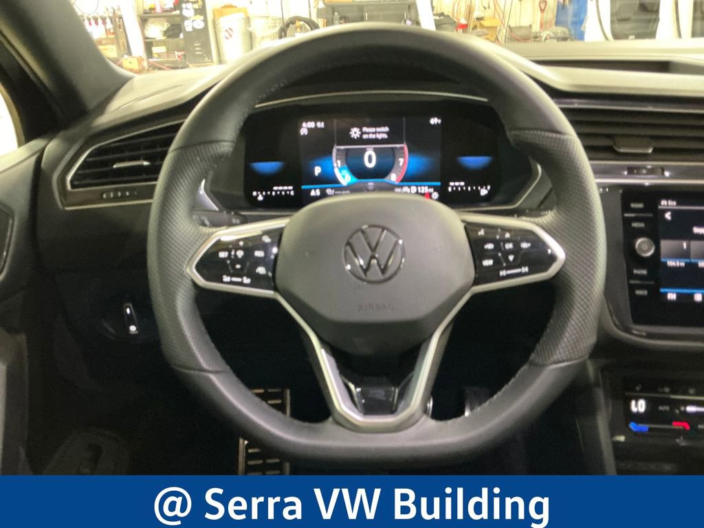 Used 2024 Volkswagen Tiguan SE R-Line AWD/4WD image 22