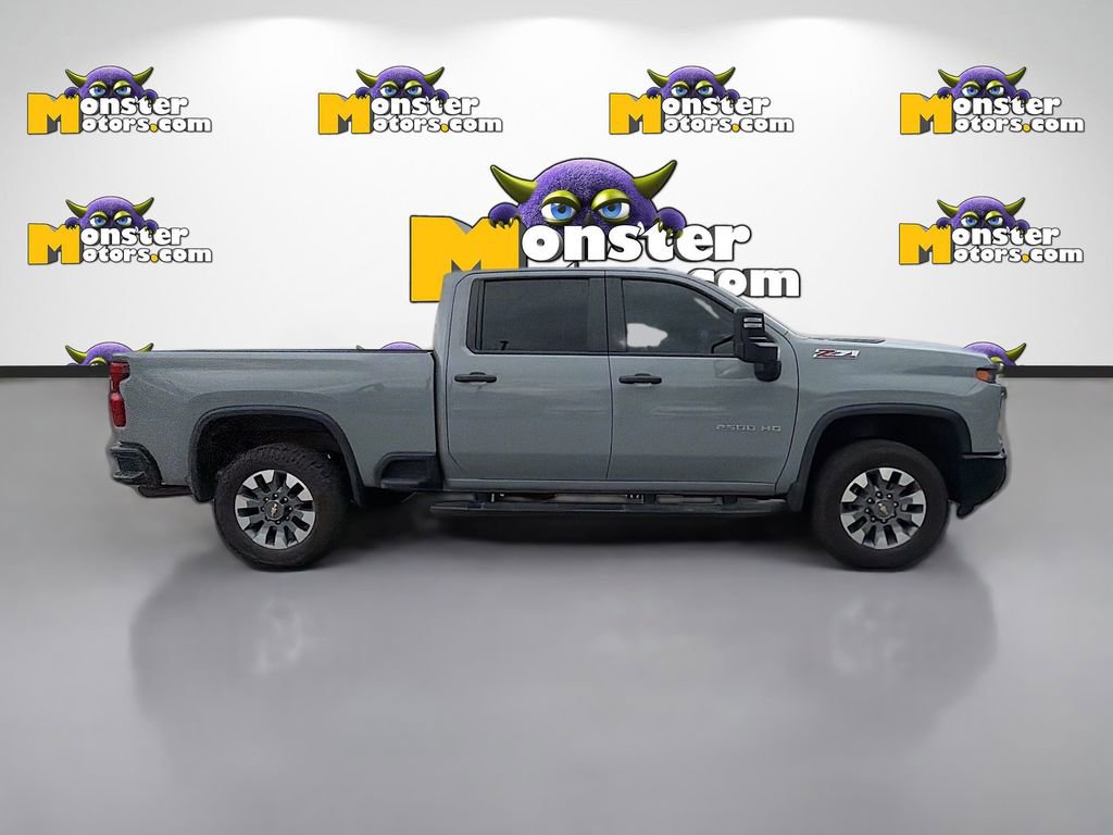 Used 2025 Chevrolet Silverado 2500 Custom w/ Custom Value Package image 4