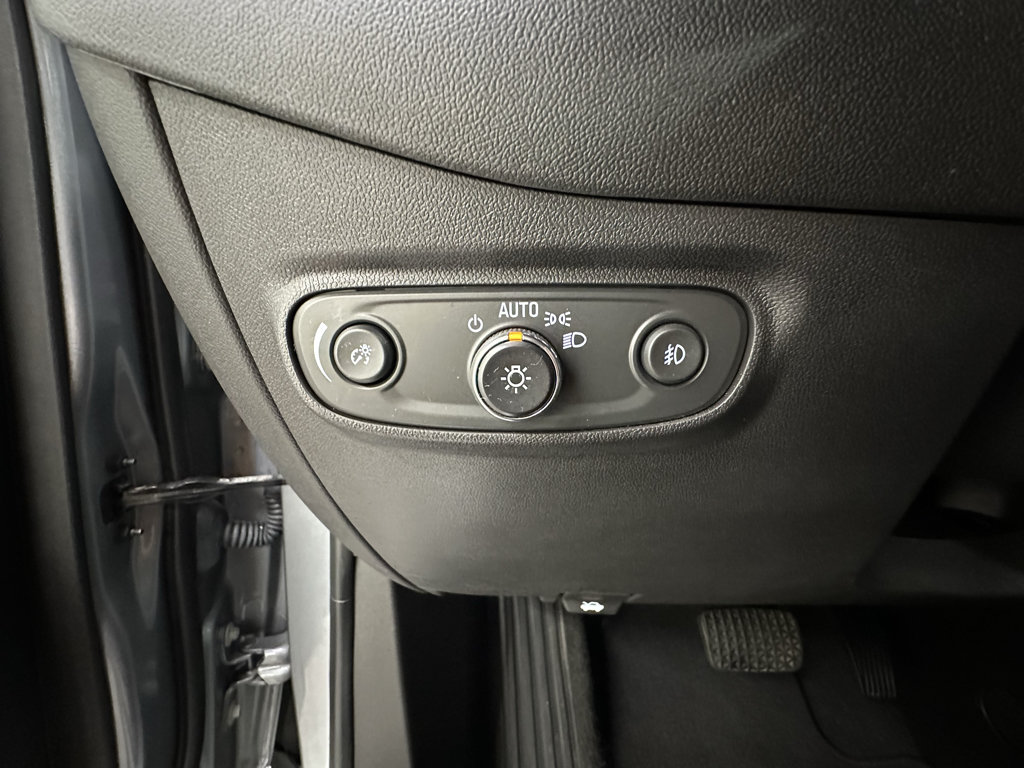 Used 2024 Chevrolet Equinox Premier FWD image 27