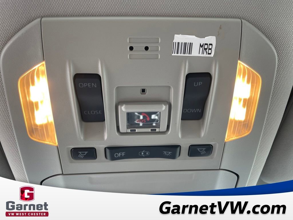 Used 2020 Toyota Highlander XLE image 37