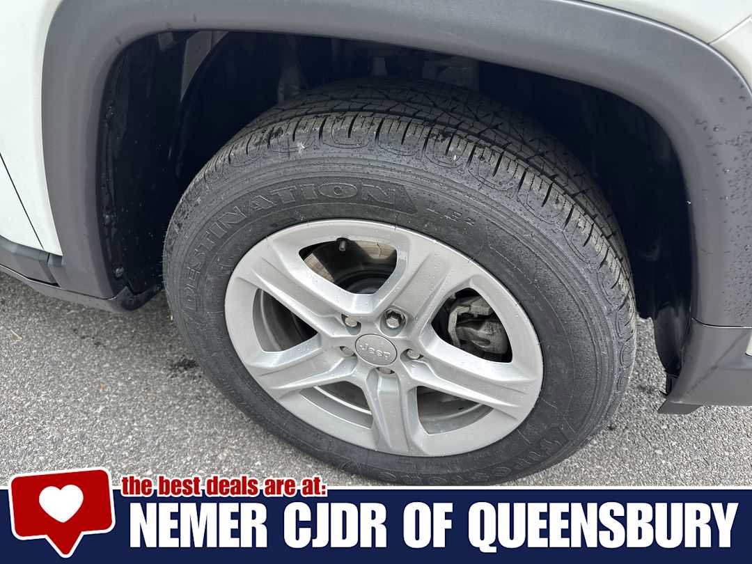 Used 2024 Jeep Compass Sport AWD/4WD image 10