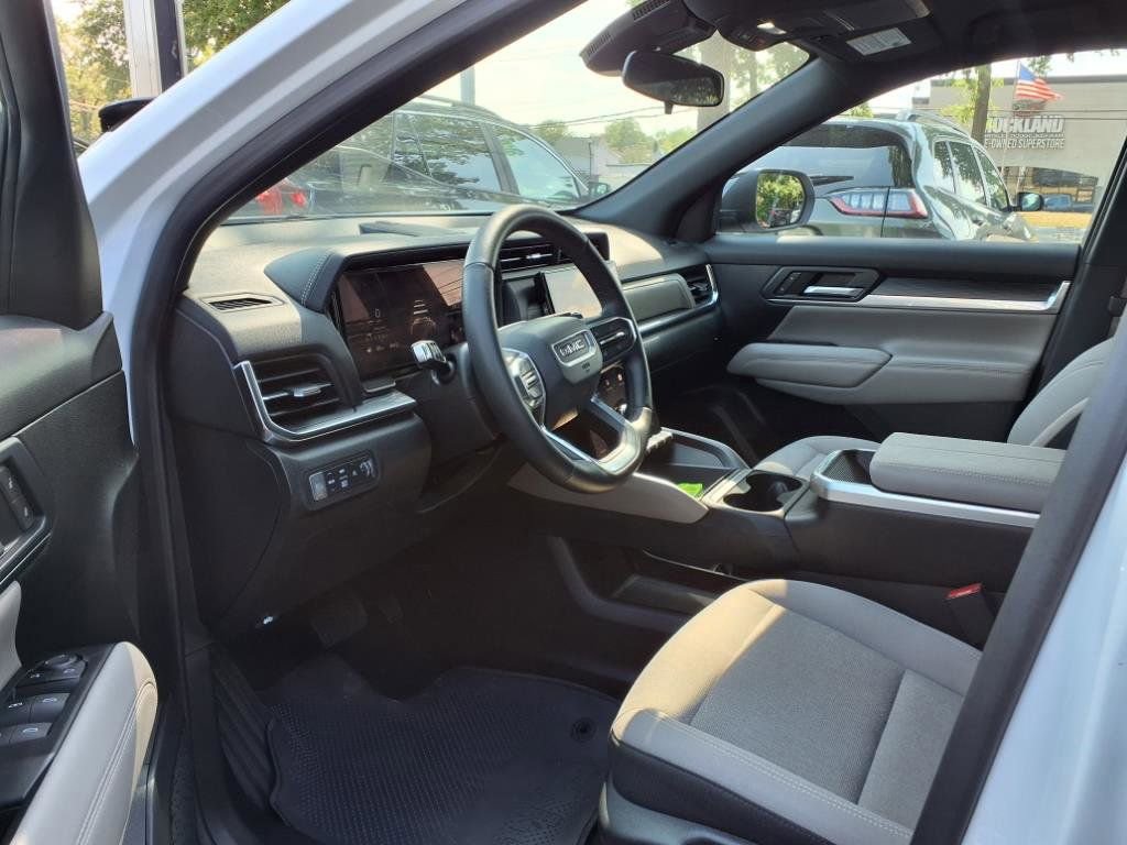 Used 2025 GMC Terrain Elevation image 17