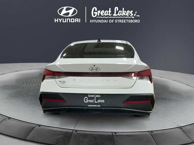 Used 2024 Hyundai Elantra SE image 5