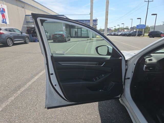 Used 2021 Honda Accord LX image 9