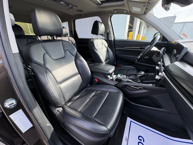 Used 2025 Kia Telluride S FWD image 30