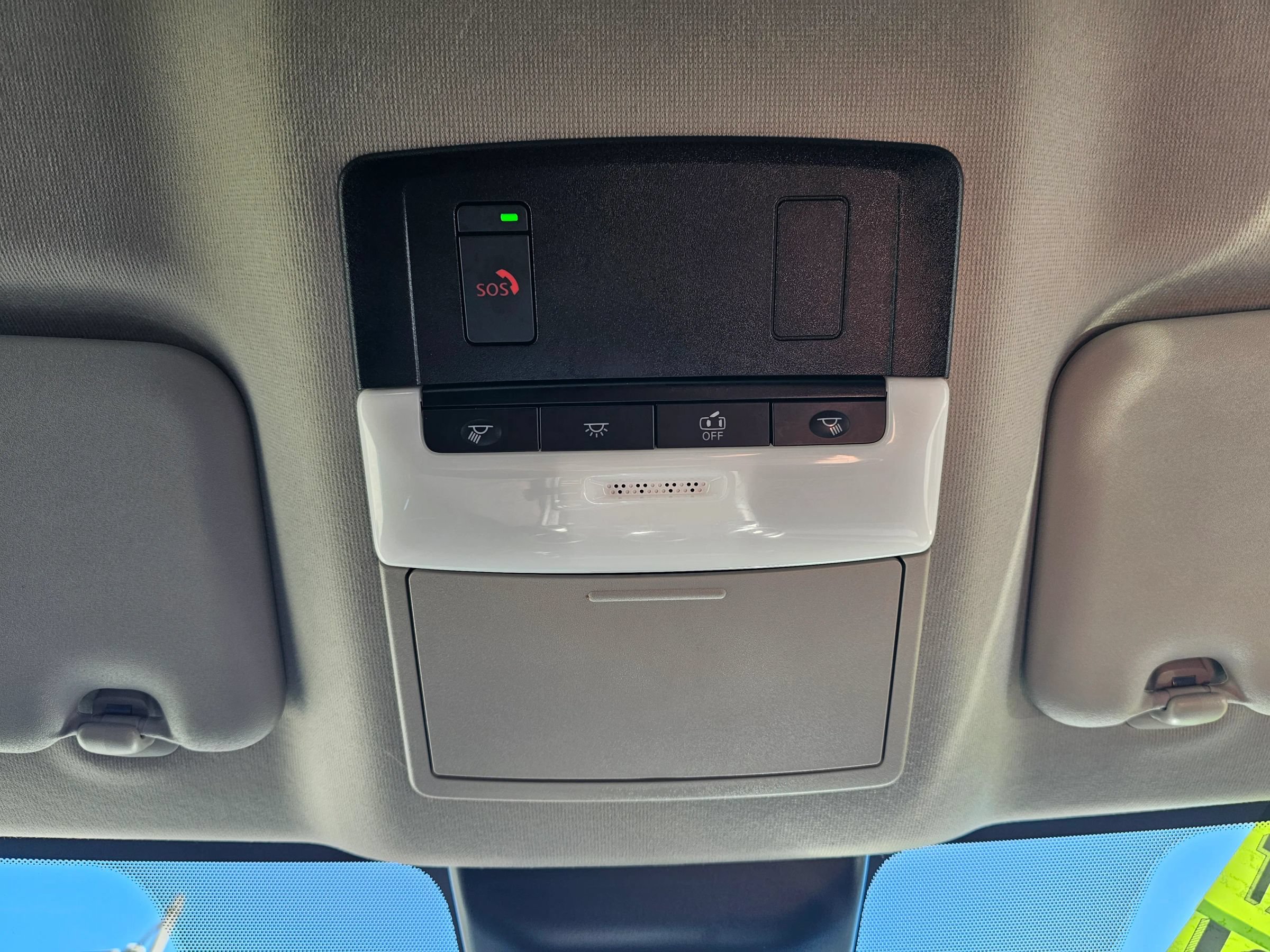 Used 2025 Nissan Sentra SV FWD image 32