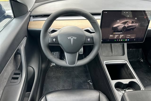 Used 2022 Tesla Model Y Performance AWD/4WD image 16