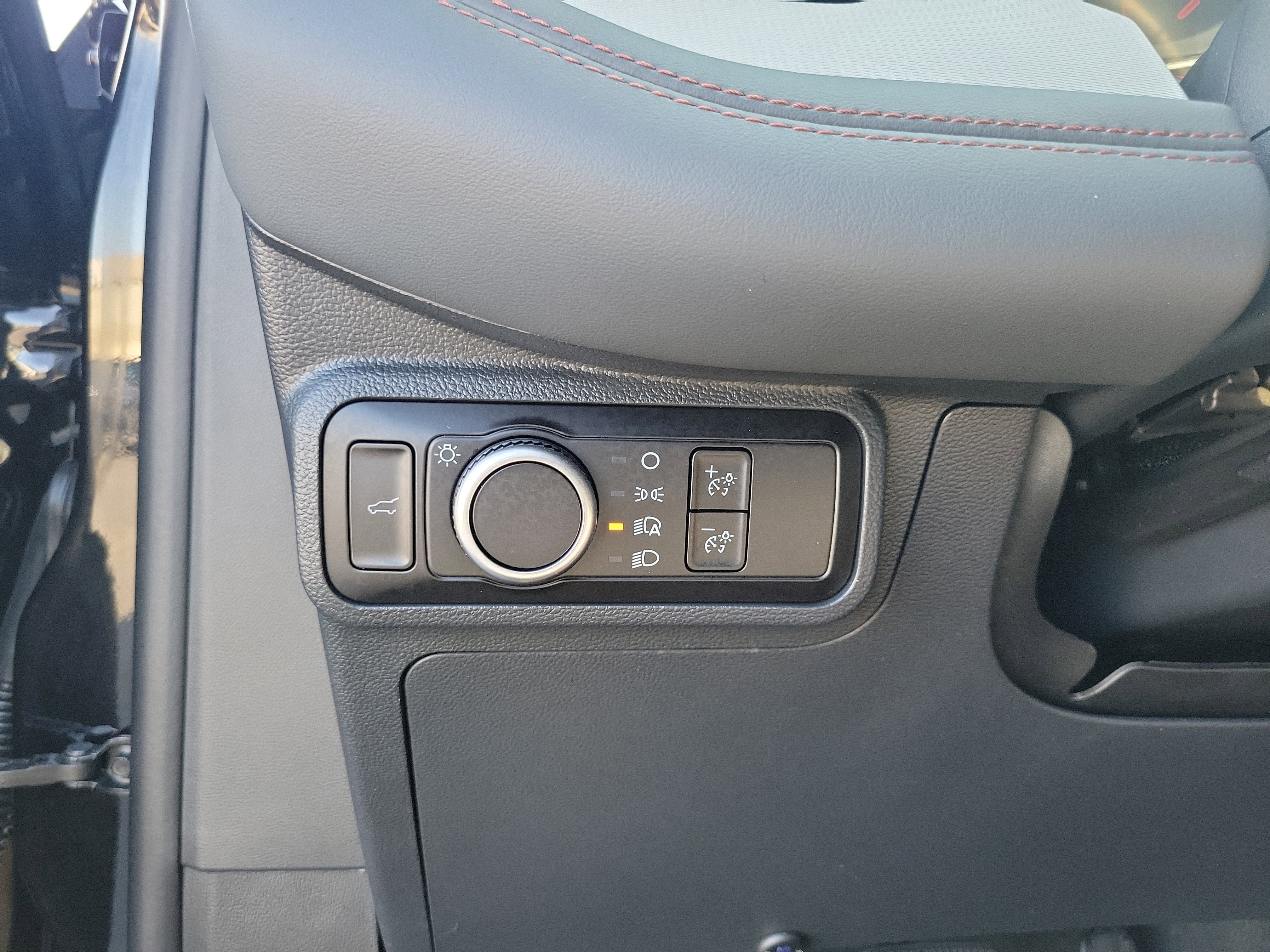 Used 2026 Ford Explorer Active RWD image 10