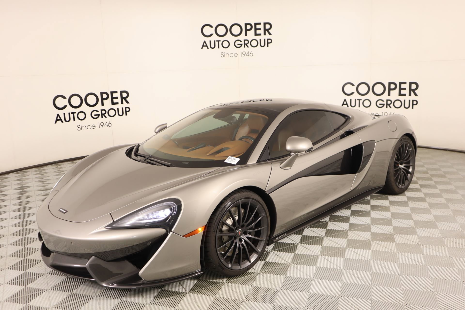 Used 2017 McLaren 570S image 13