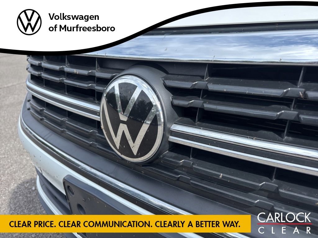 Certified 2023 Volkswagen Jetta SE w/ Panoramic Sunroof Package image 12