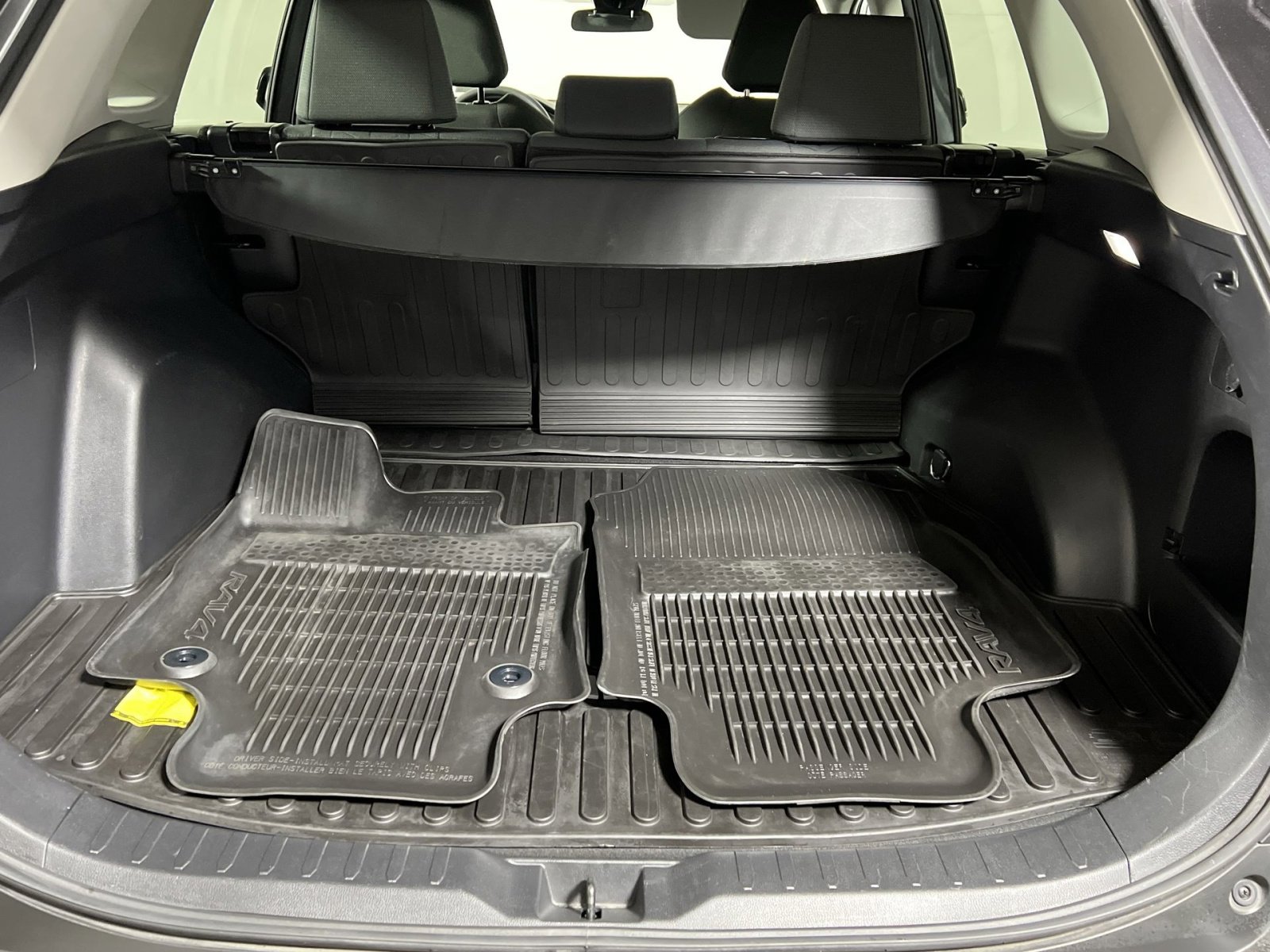 Used 2022 Toyota RAV4 XLE image 24