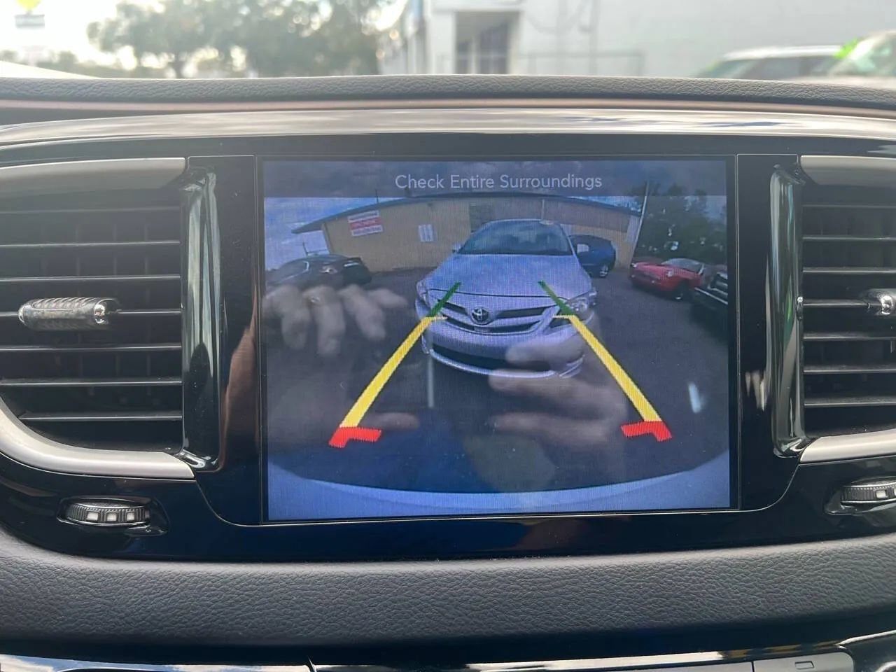 Used 2017 Chrysler Pacifica Touring-L FWD image 12