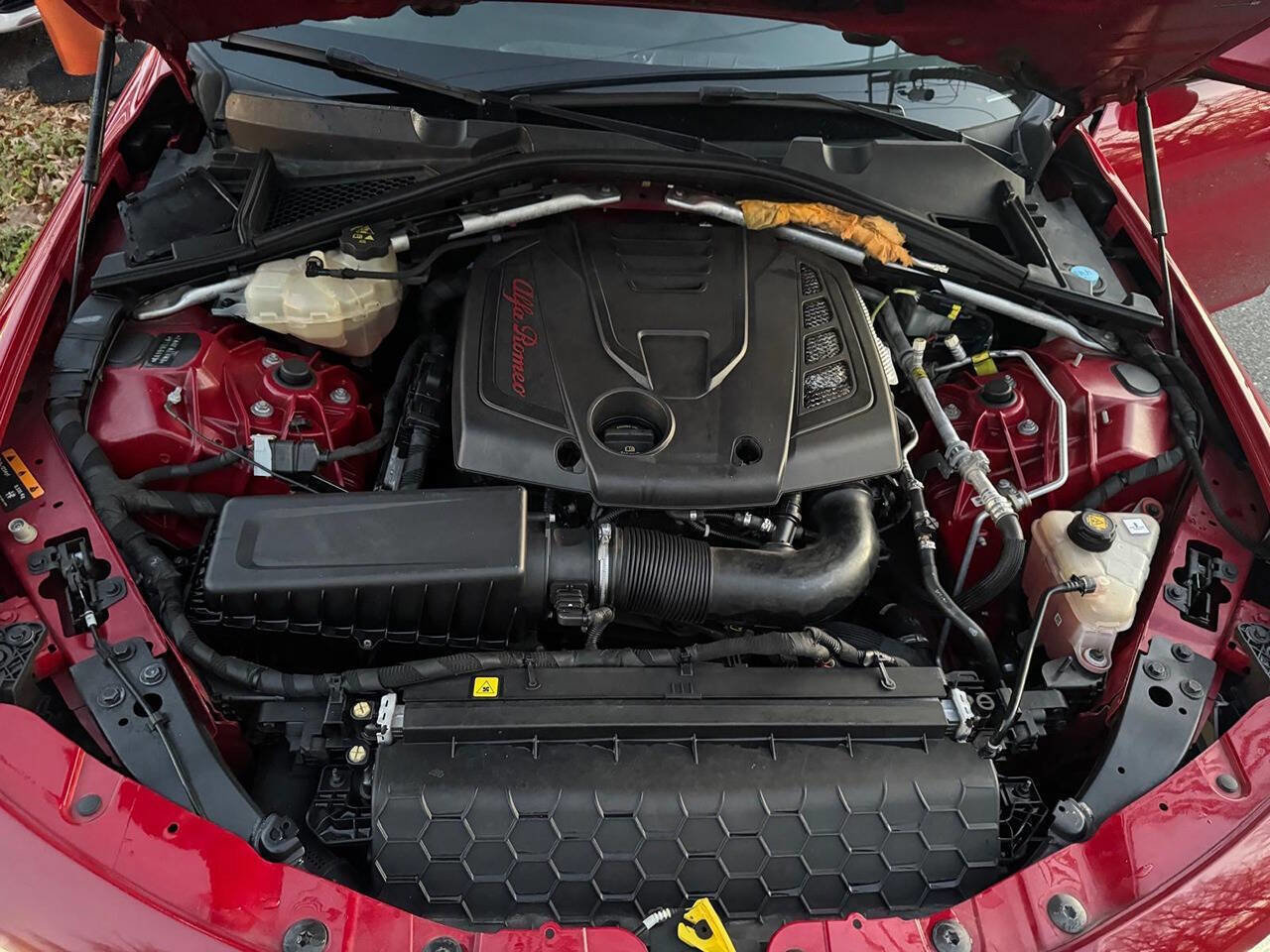 Used 2017 Alfa Romeo Giulia w/ Sport Appearance Package image 14