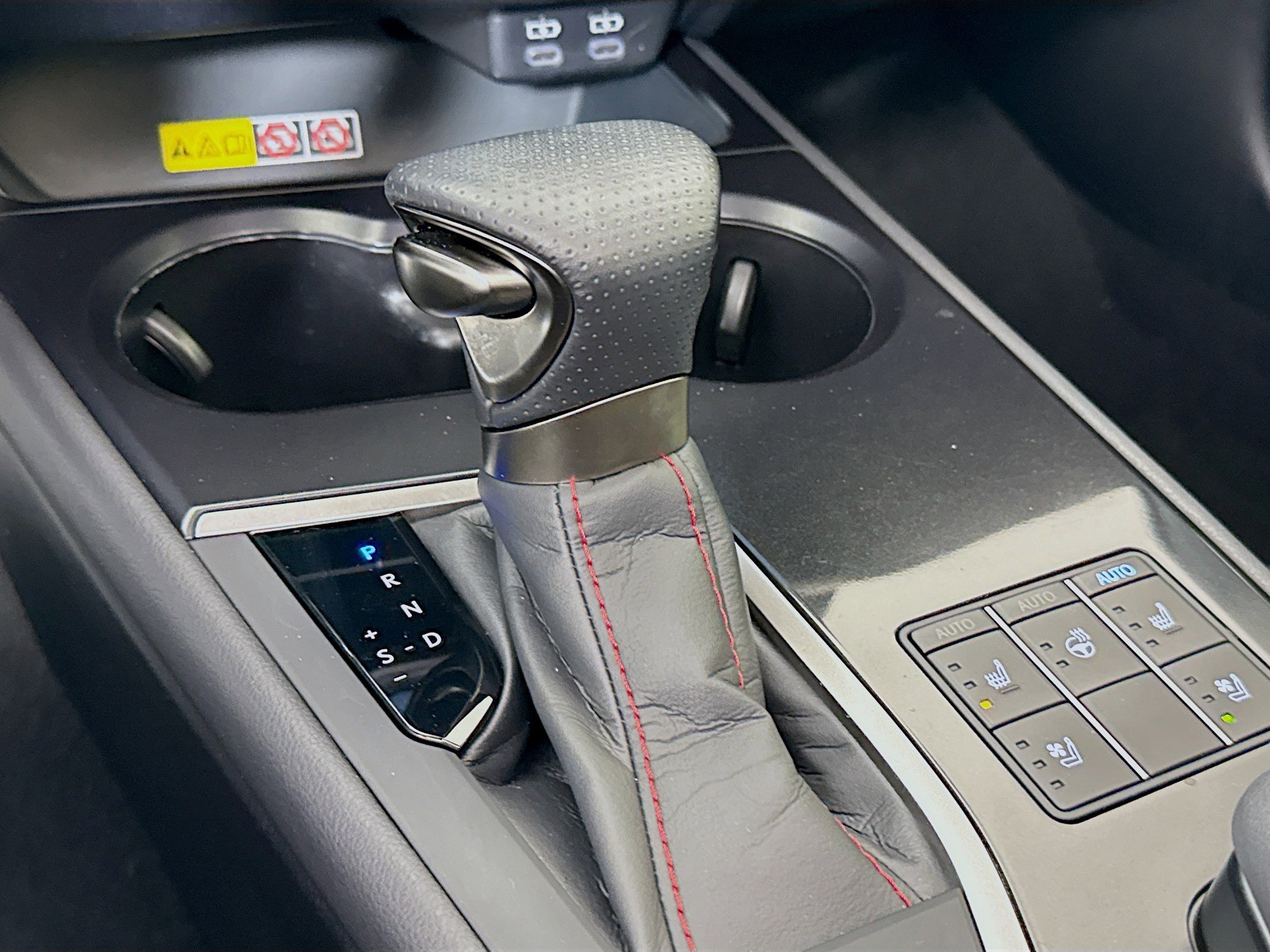 Used 2023 Lexus UX 250h F Sport image 18