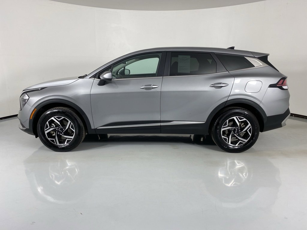 Used 2023 Kia Sportage LX image 4