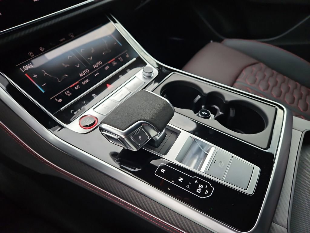 New 2025 Audi RS Q8 performance image 10