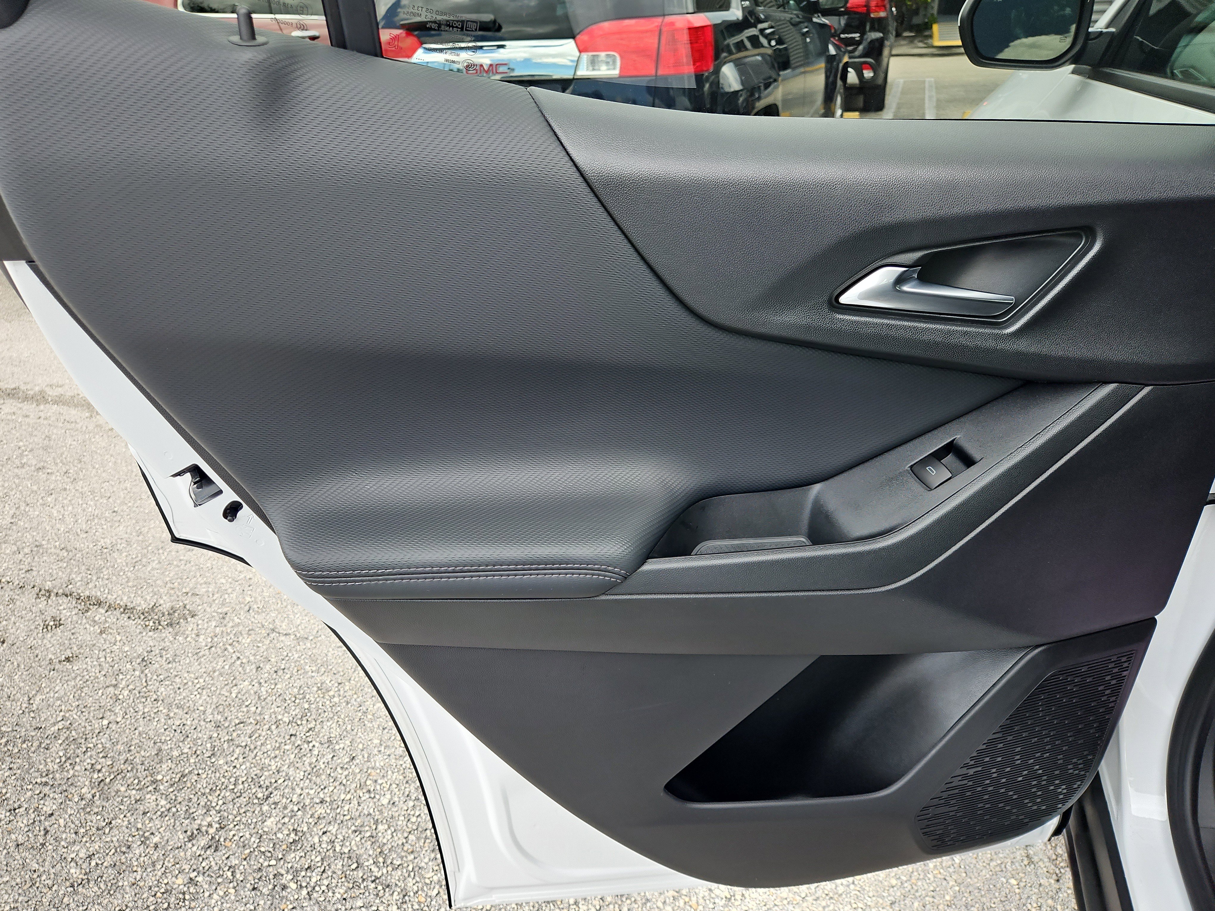 Used 2025 Chevrolet Equinox LT image 10
