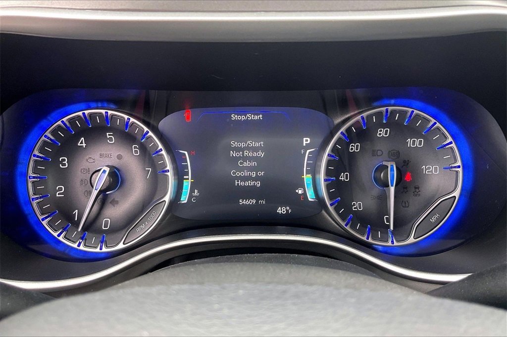 Used 2024 Chrysler Pacifica Touring-L image 19