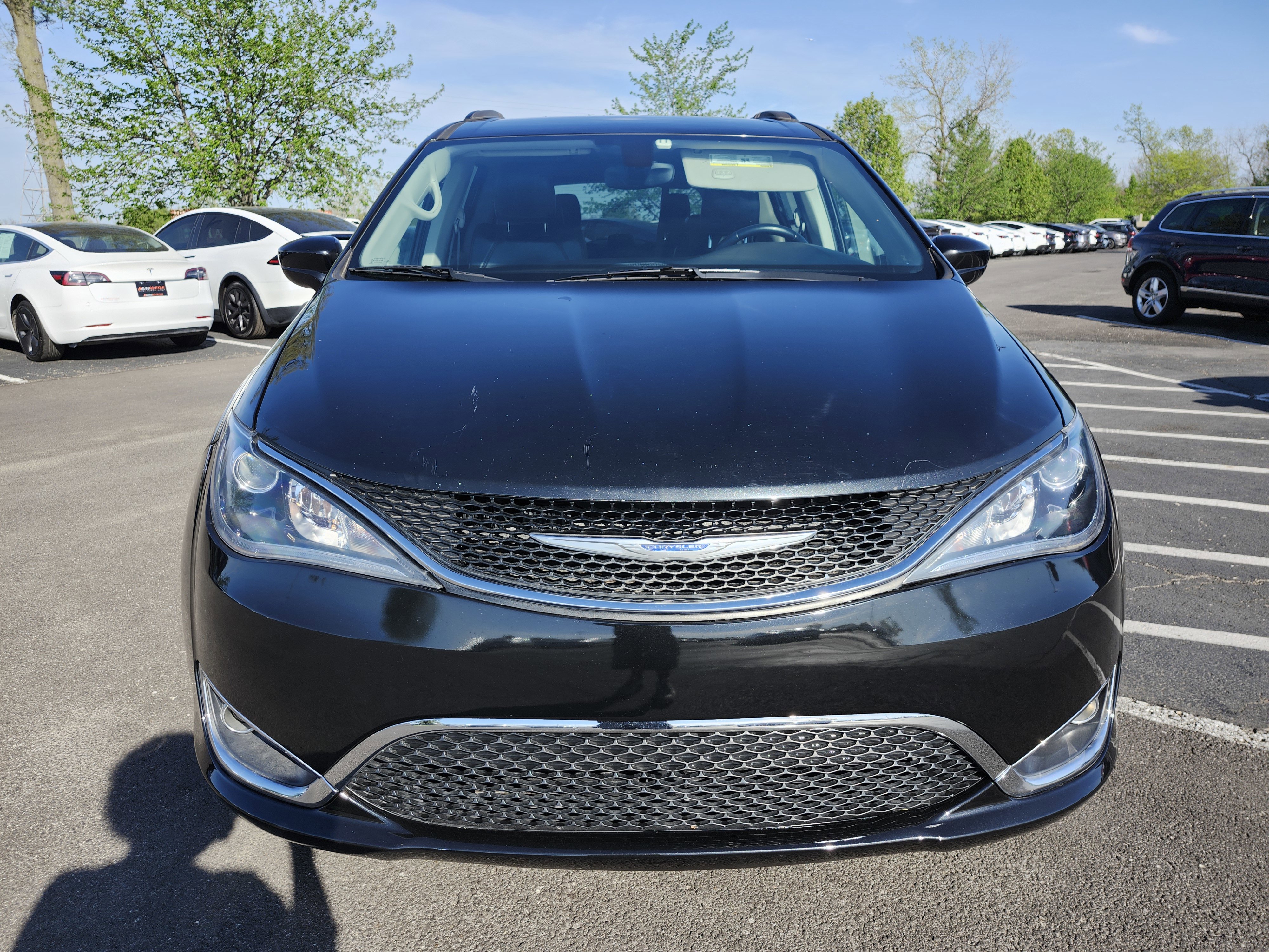 Used 2017 Chrysler Pacifica Touring-L image 10