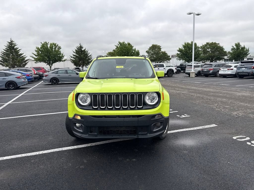 Used 2017 Jeep Renegade Latitude AWD/4WD image 3
