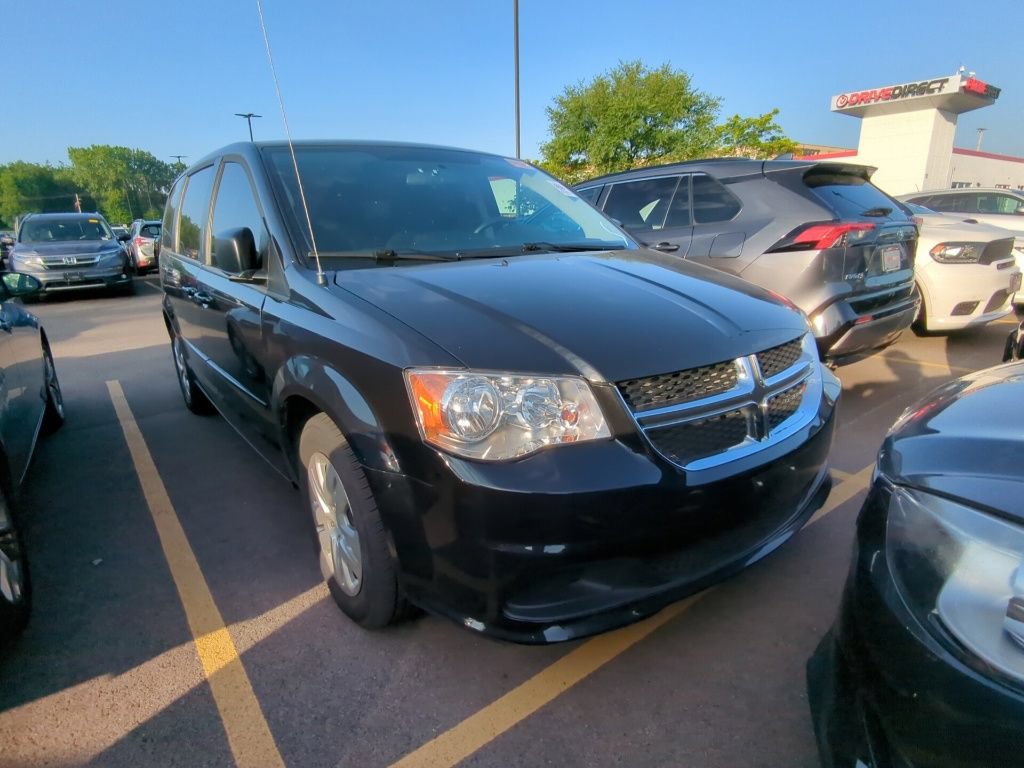 Used 2017 Dodge Grand Caravan SE FWD image 3