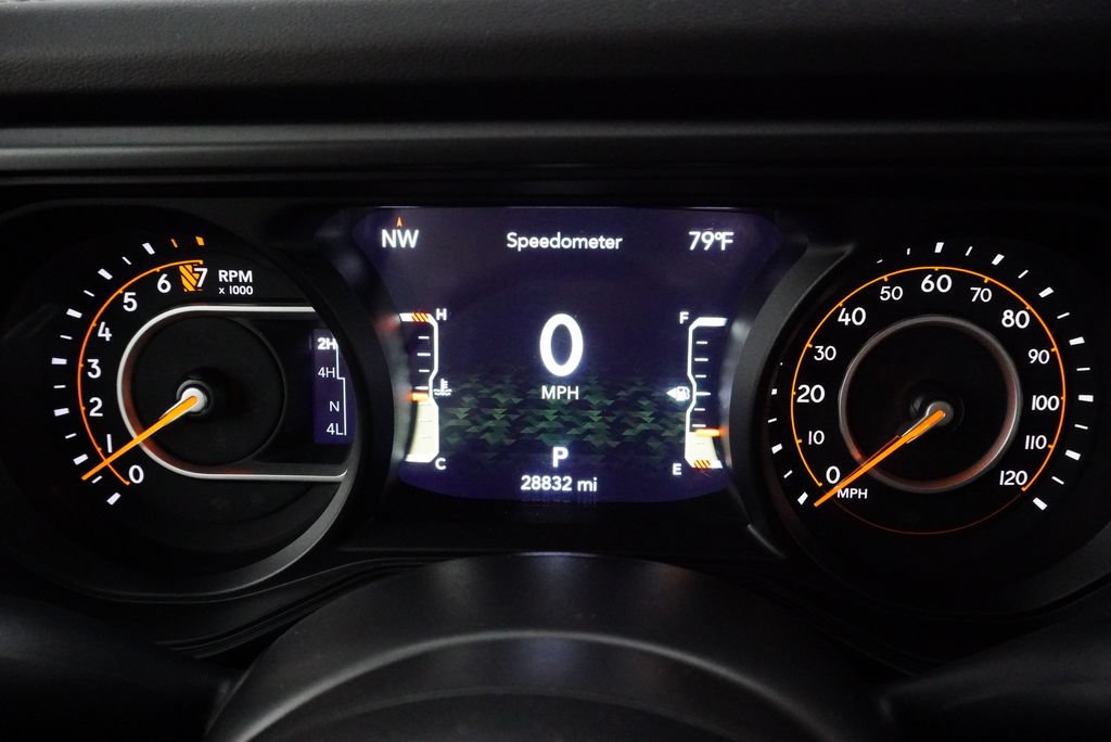 Used 2025 Jeep Gladiator Mojave w/ Convenience Group AWD/4WD image 12