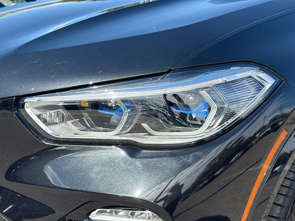 Used 2021 BMW X5 xDrive40i w/ M Sport Package image 9
