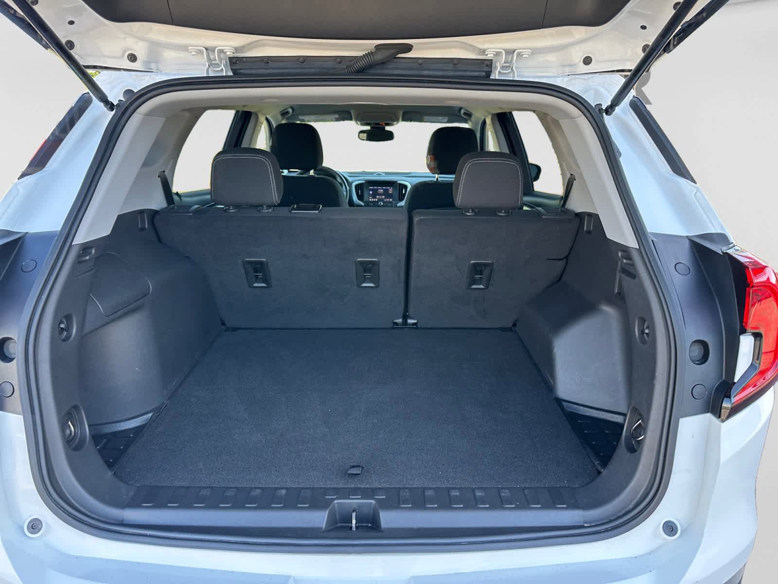 Used 2023 GMC Terrain SLE AWD/4WD image 19