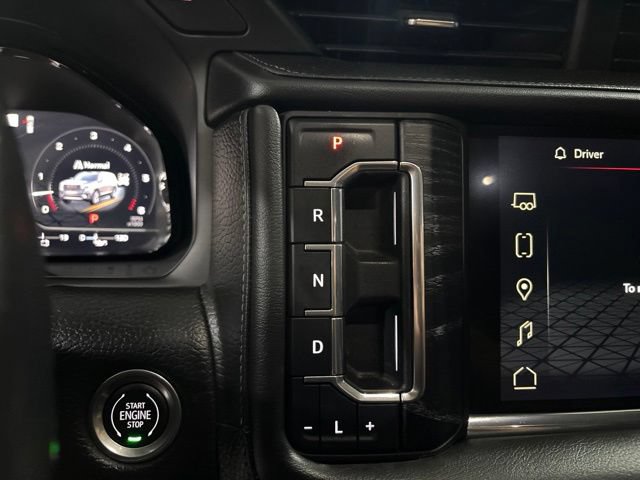 Used 2023 GMC Yukon Denali w/ Advanced Technology Package AWD/4WD image 32