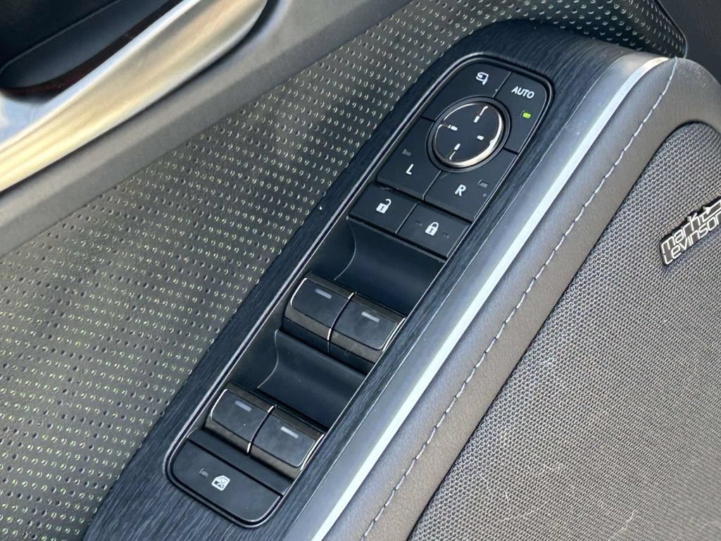 Used 2024 Lexus GX 550 AWD/4WD image 16