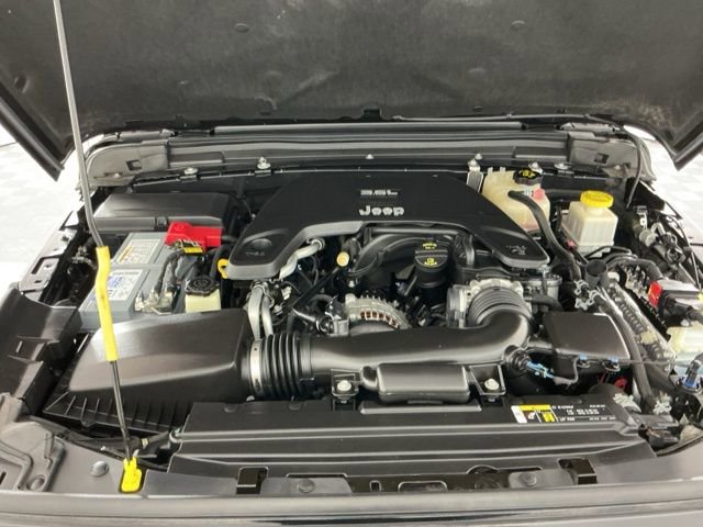 Used 2020 Jeep Gladiator Overland w/ Uconnect 4C Nav & Sound Group image 28