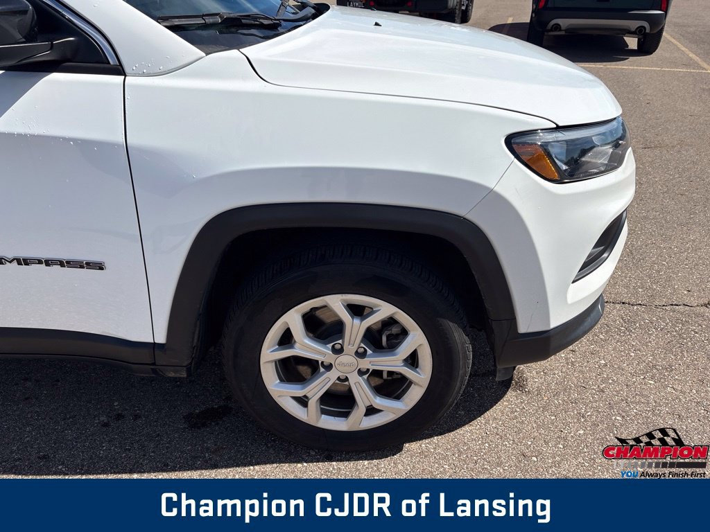 Used 2024 Jeep Compass Latitude AWD/4WD image 41