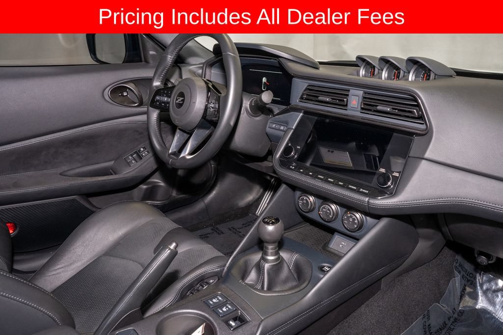 Used 2025 Nissan Z Performance w/ Floor Mat Package RWD image 7