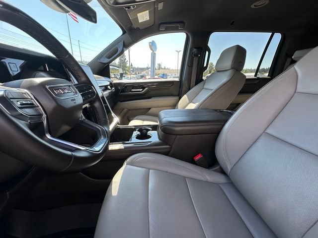 Used 2025 GMC Yukon XL Elevation AWD/4WD image 9