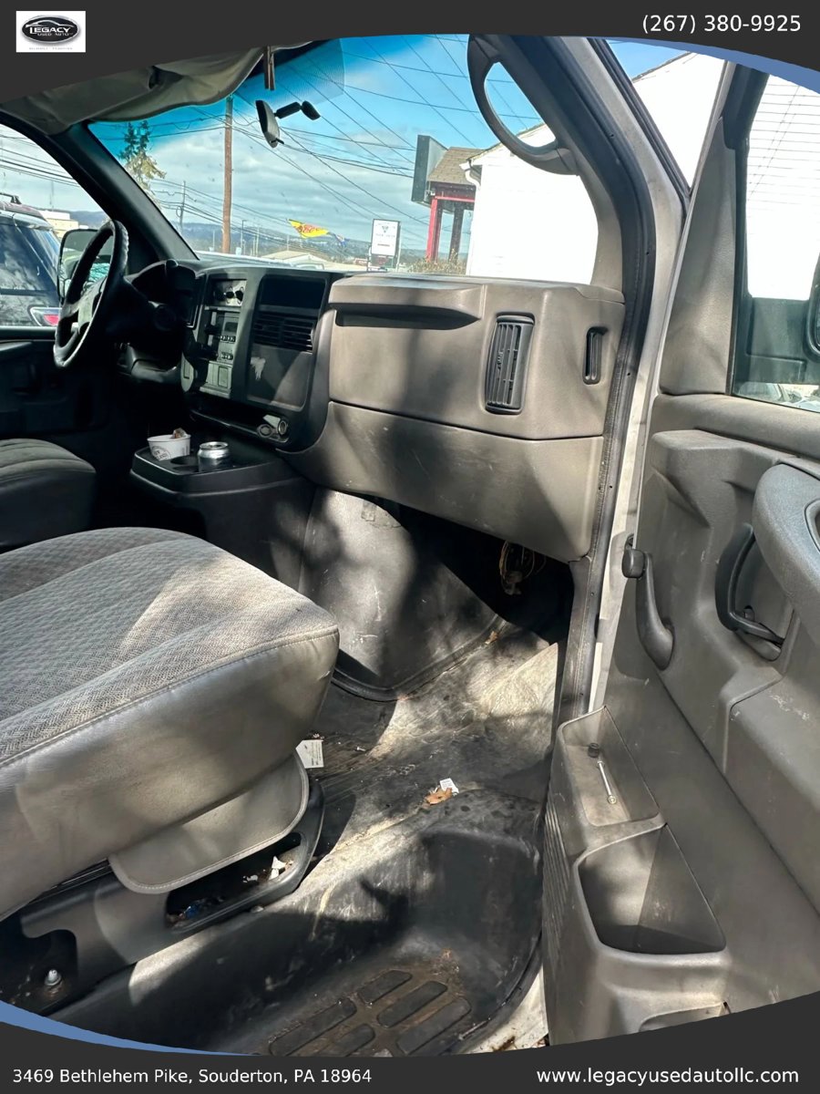 Used 2006 Chevrolet Express 2500 image 4