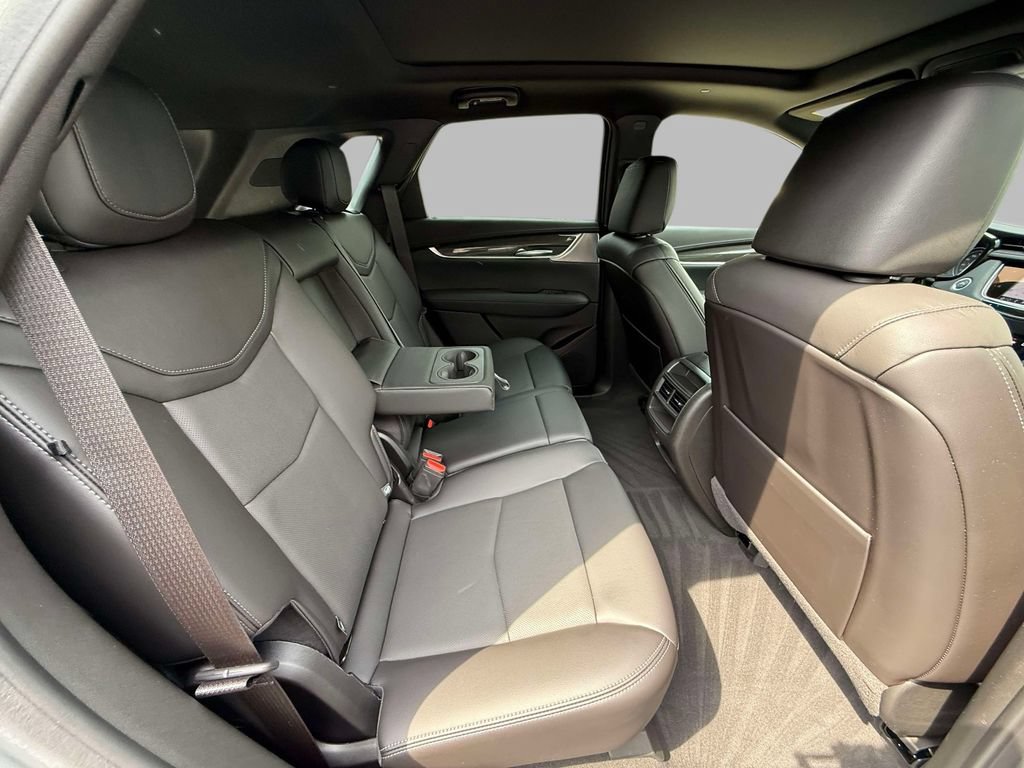 Used 2023 Cadillac XT5 Sportv w/ Technology Package AWD/4WD image 16