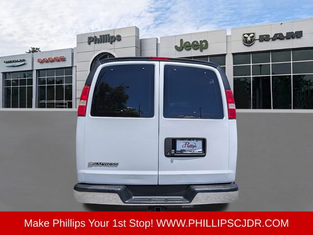 Used 2019 Chevrolet Express 3500 LT w/ LT Preferred Equipment Group RWD image 4