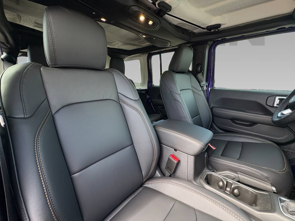 New 2026 Jeep Wrangler Unlimited Sahara AWD/4WD image 8