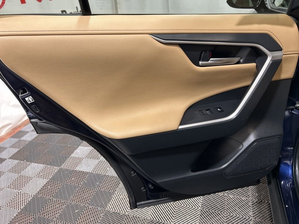 Used 2019 Toyota RAV4 Limited AWD/4WD image 22