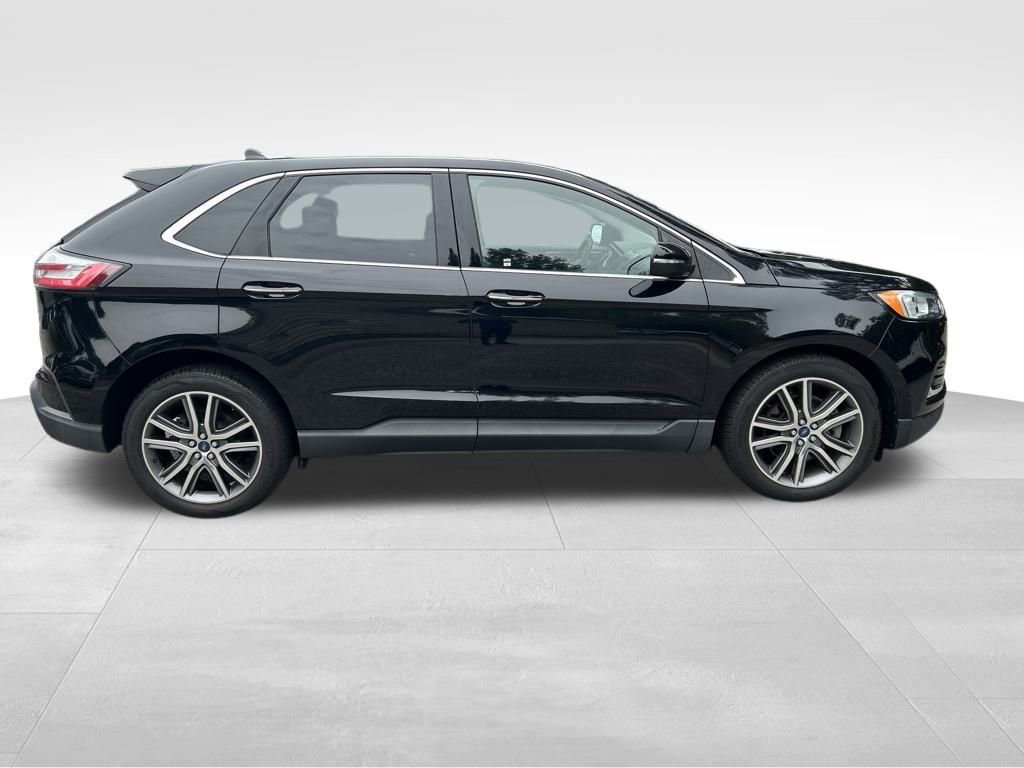 Used 2019 Ford Edge Titanium w/ Cold Weather Package image 9