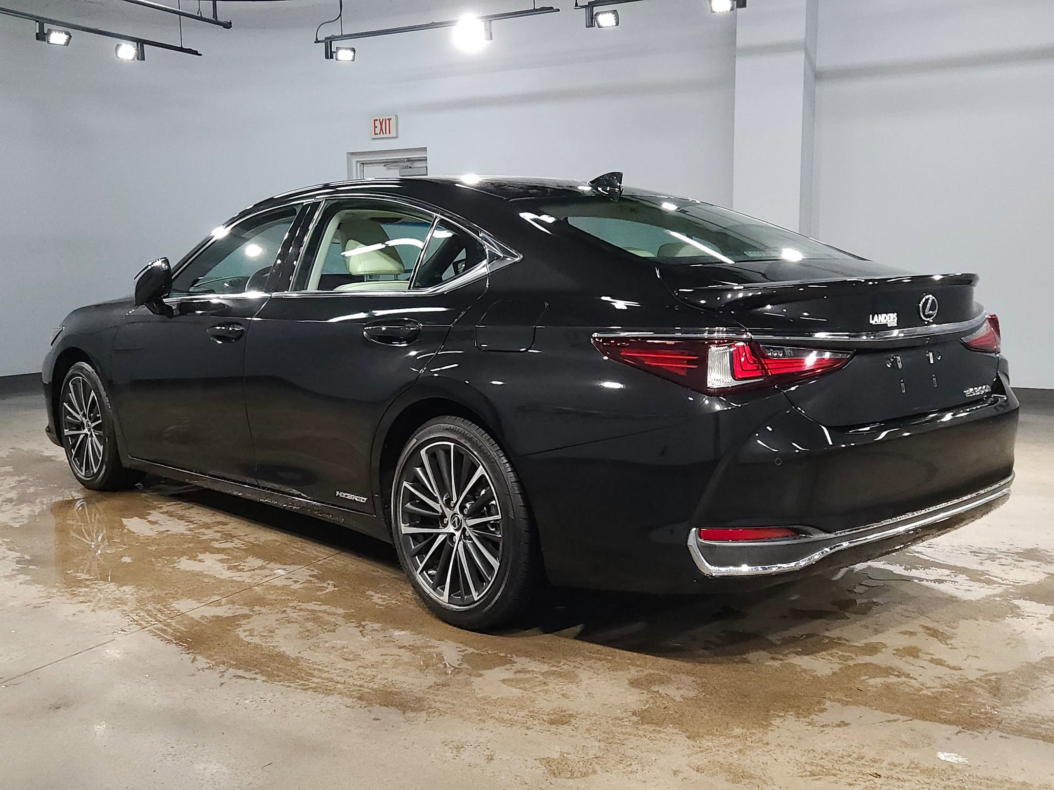 Used 2022 Lexus ES 300h w/ Premium Package image 5
